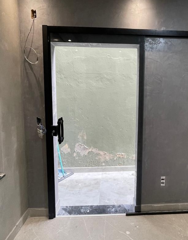 Portas Pivotantes